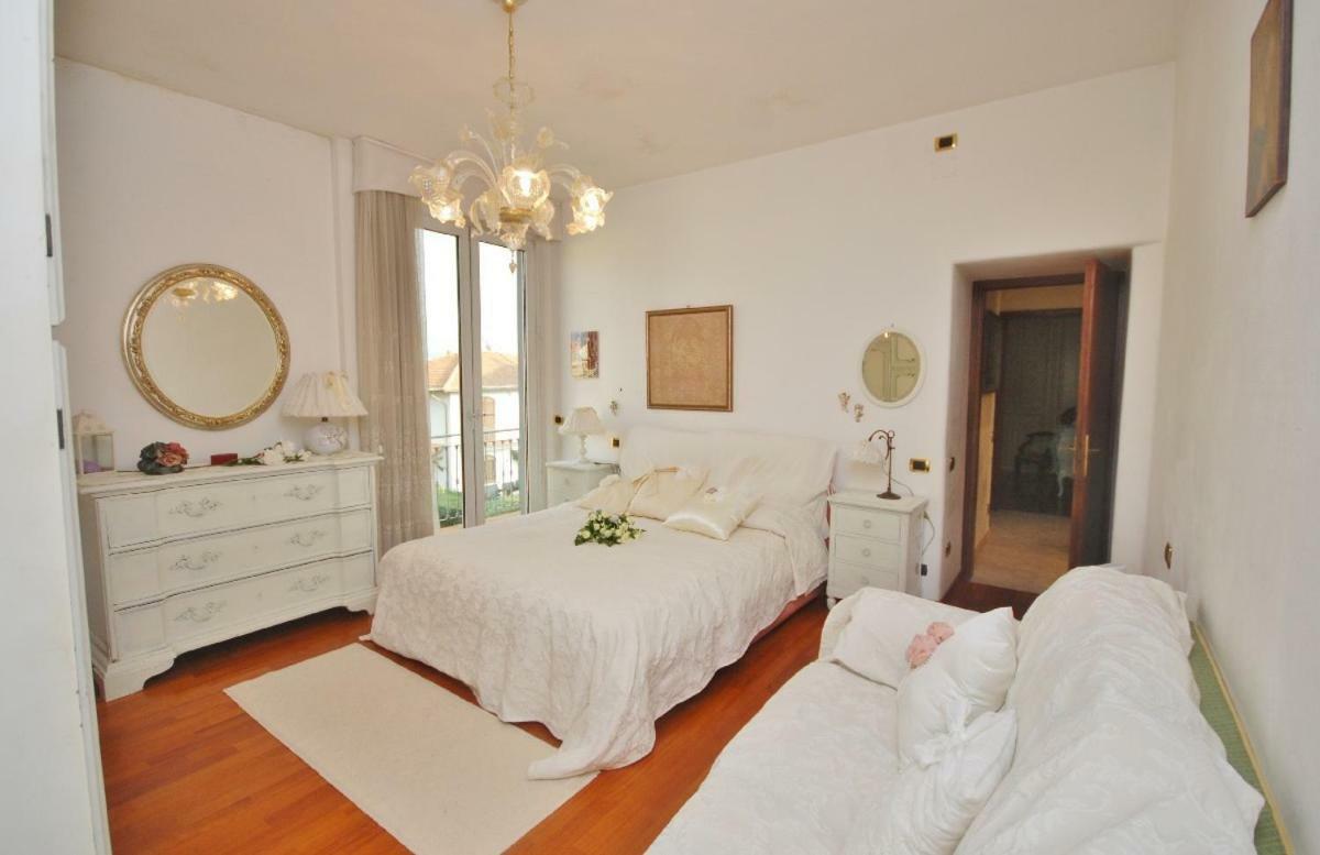 Raffinato Attico Vicino Al Mare Con Solarium Lido Di Camaiore Exterior foto