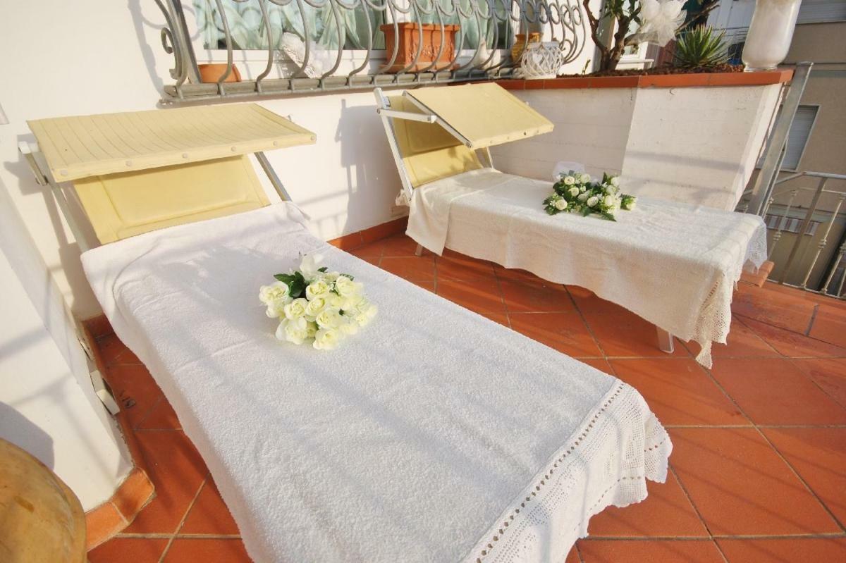 Raffinato Attico Vicino Al Mare Con Solarium Lido Di Camaiore Exterior foto