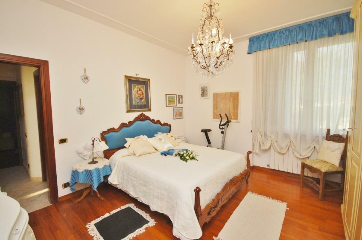 Raffinato Attico Vicino Al Mare Con Solarium Lido Di Camaiore Exterior foto