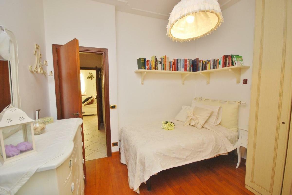 Raffinato Attico Vicino Al Mare Con Solarium Lido Di Camaiore Exterior foto