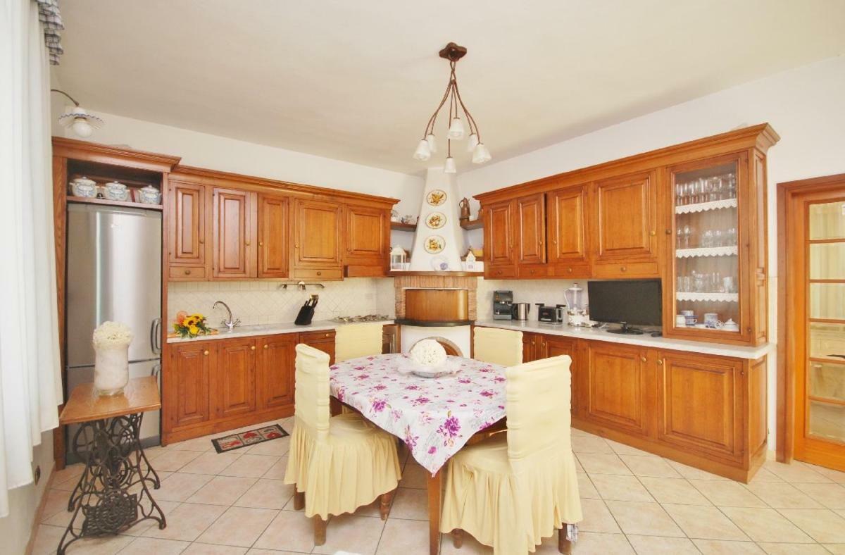 Raffinato Attico Vicino Al Mare Con Solarium Lido Di Camaiore Exterior foto