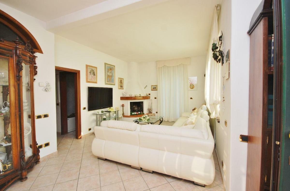 Raffinato Attico Vicino Al Mare Con Solarium Lido Di Camaiore Exterior foto
